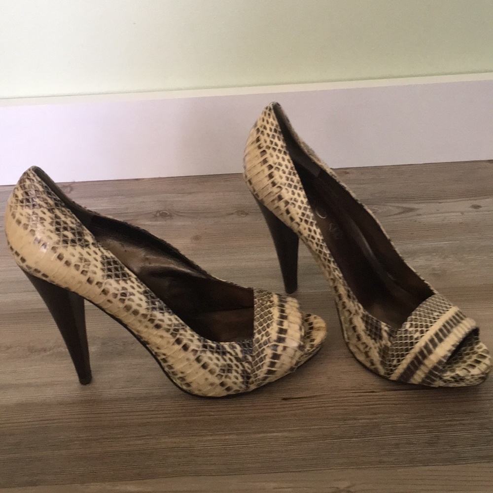 Aldo Snakeskin Pumps Sz 37